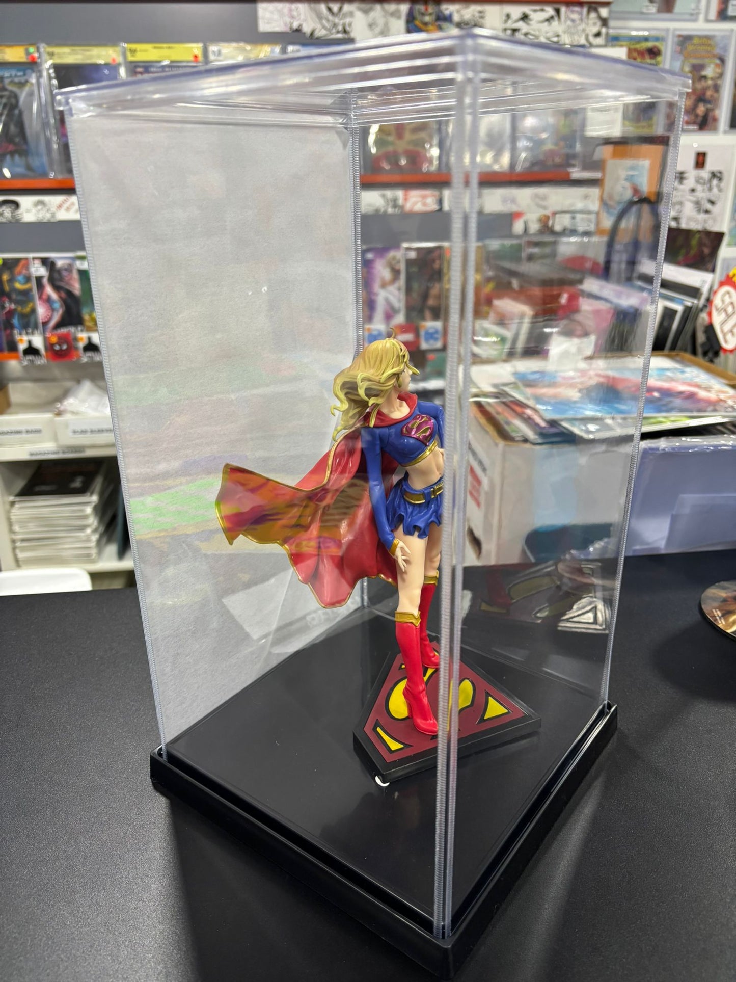 Collapsible Display Case for Statues