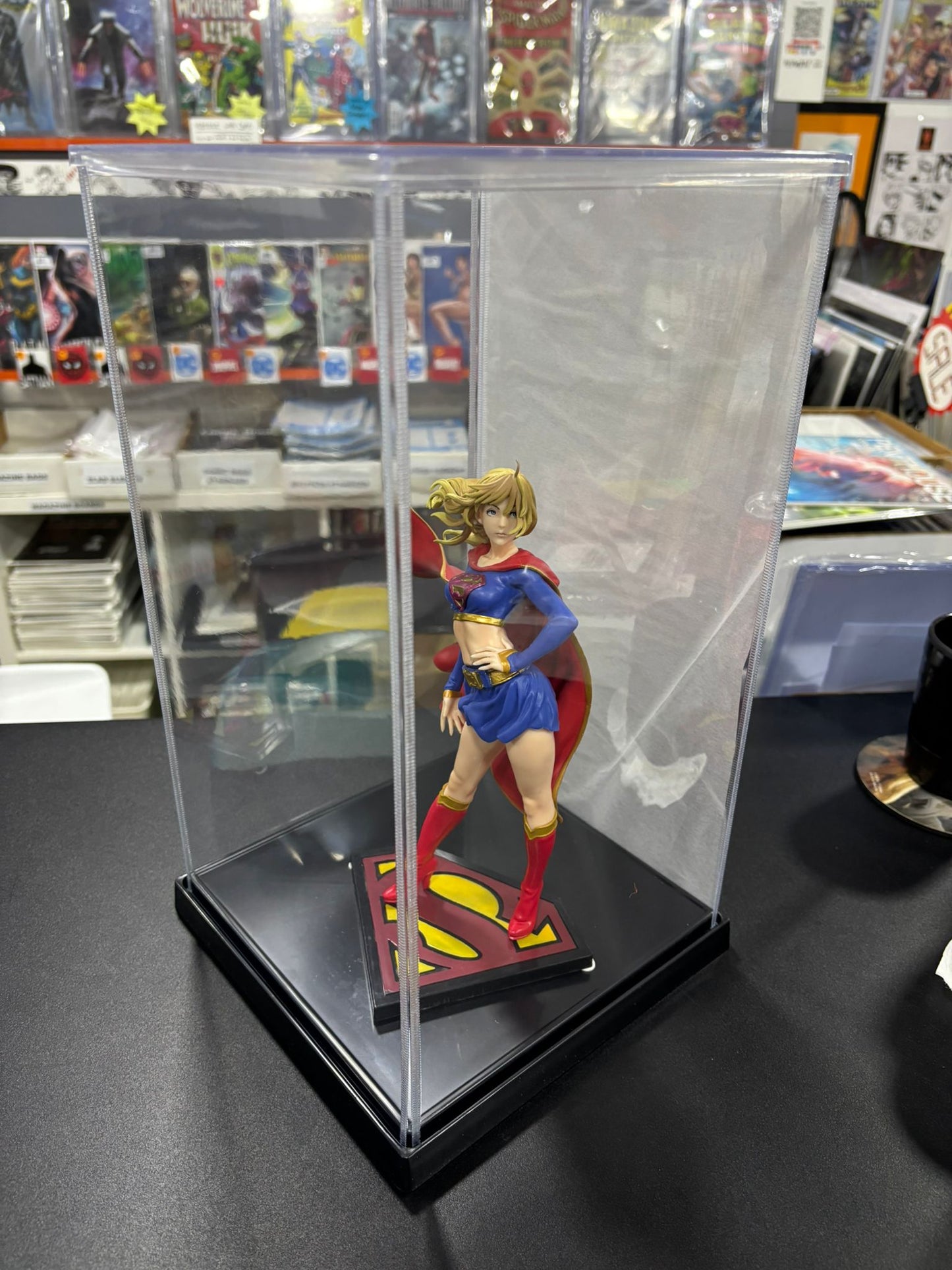 Collapsible Display Case for Statues